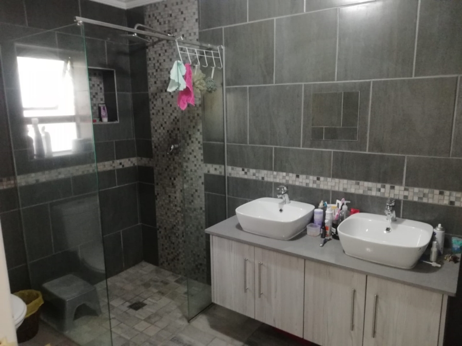 To Let 2 Bedroom Property for Rent in Dana Bay Western Cape